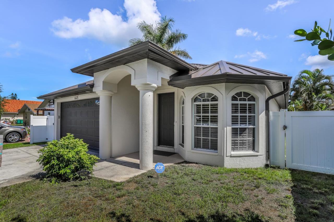 Vanderbilt Aqua Vista * North Naples